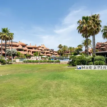 Sale of ground floor apartment in New Golden Mile