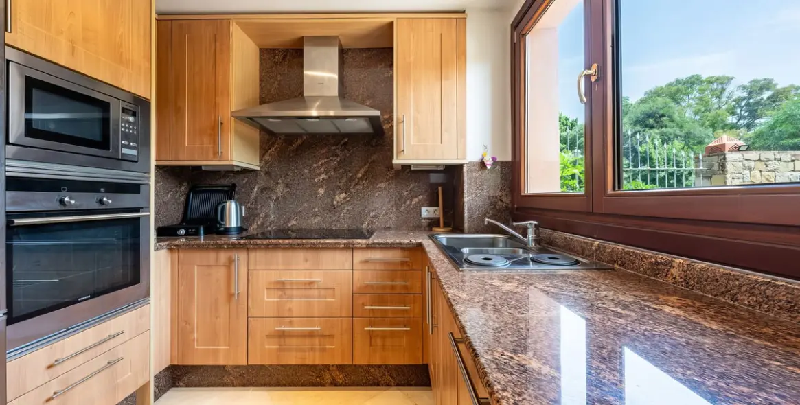 Sale of ground floor apartment in New Golden Mile 9