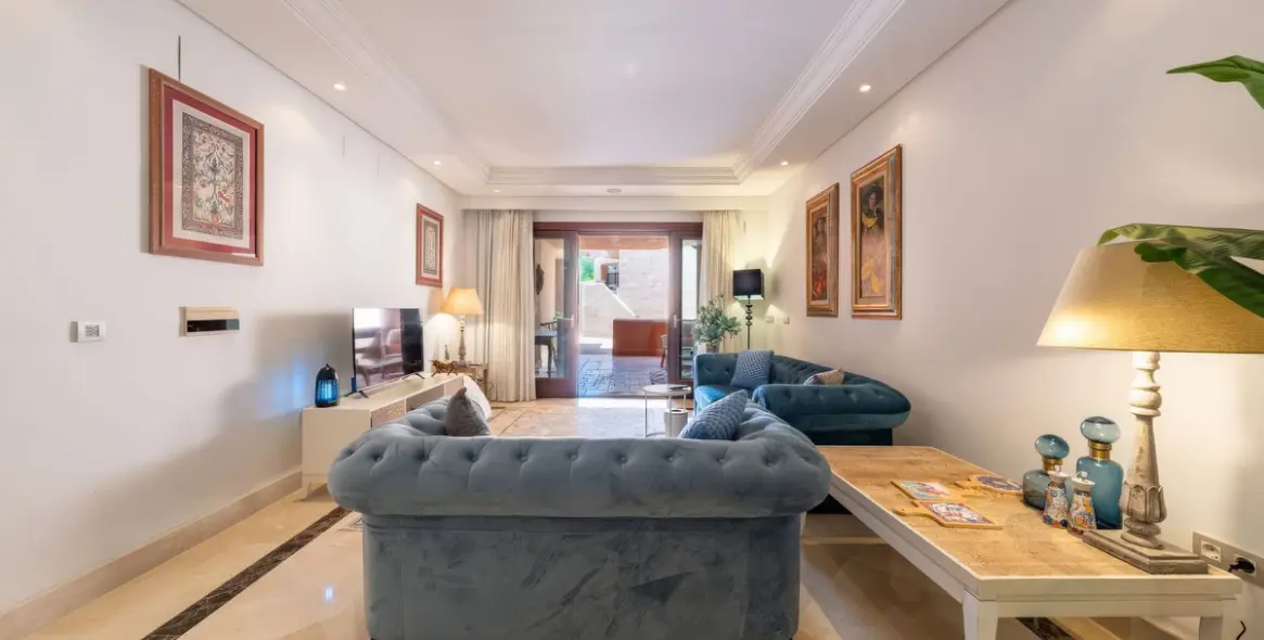 Sale of ground floor apartment in New Golden Mile 10