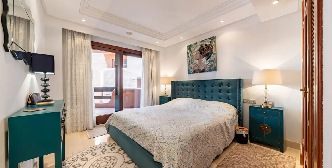 Sale of ground floor apartment in New Golden Mile 11