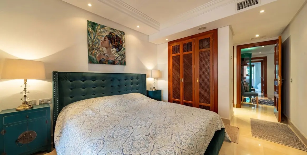 Sale of ground floor apartment in New Golden Mile 18