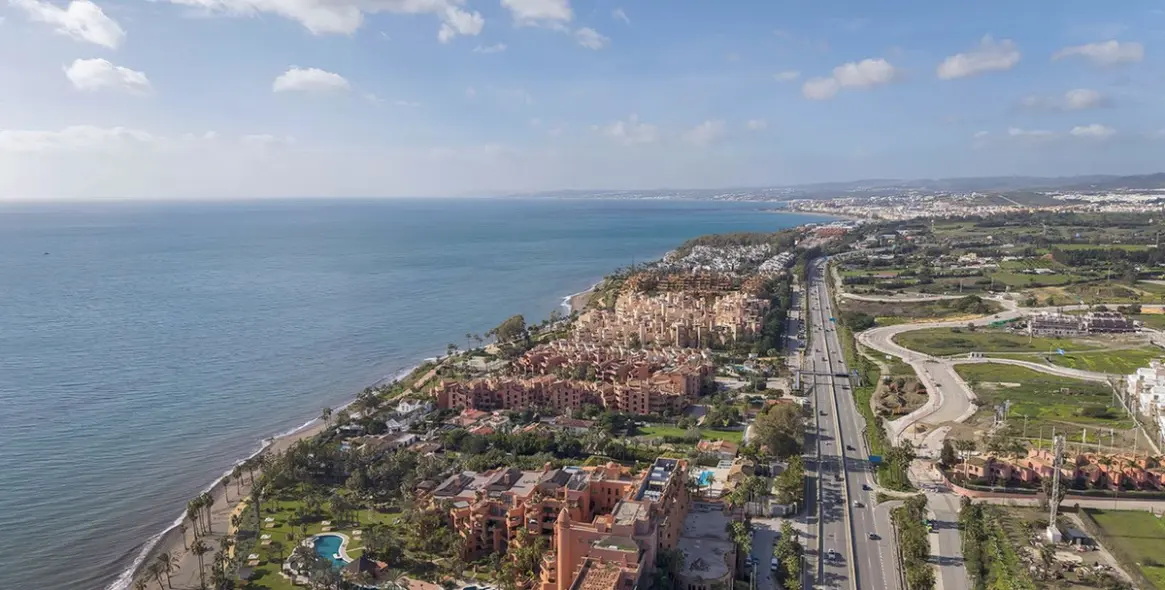 Sale of ground floor apartment in New Golden Mile 22