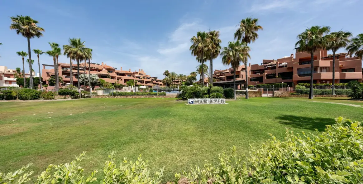 Sale of ground floor apartment in New Golden Mile 34