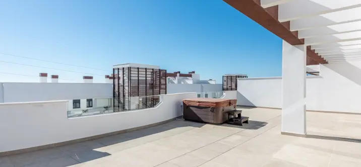 Продажа пентхауса в Estepona 0