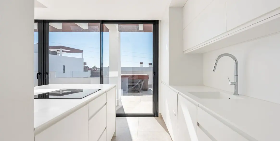 Продажа пентхауса в Estepona 8