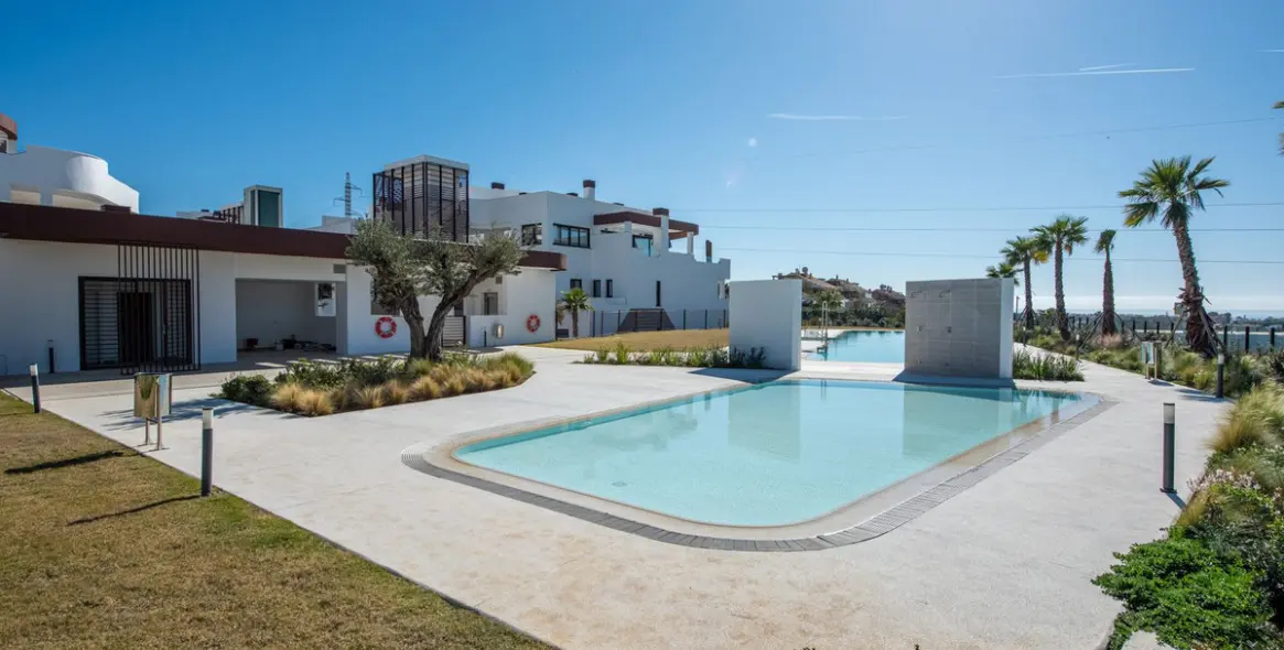 Sale of penthouse in Estepona 21