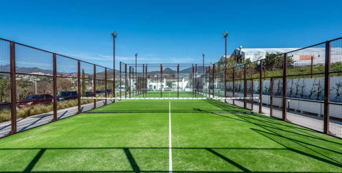 Sale of penthouse in Estepona 23