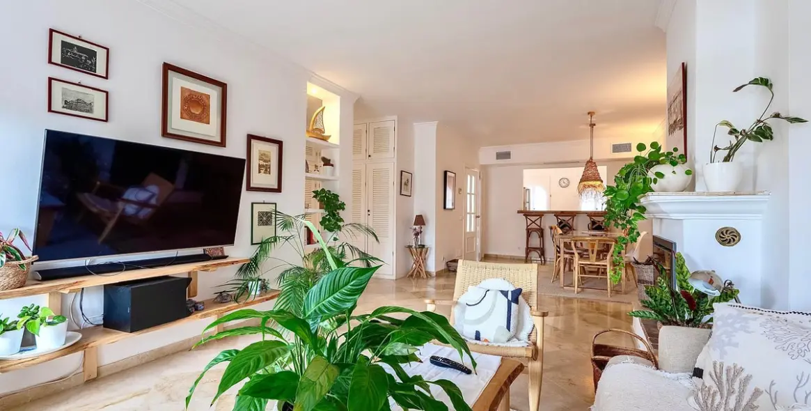 Long-term rent of townhouse in Nueva Andalucía 1