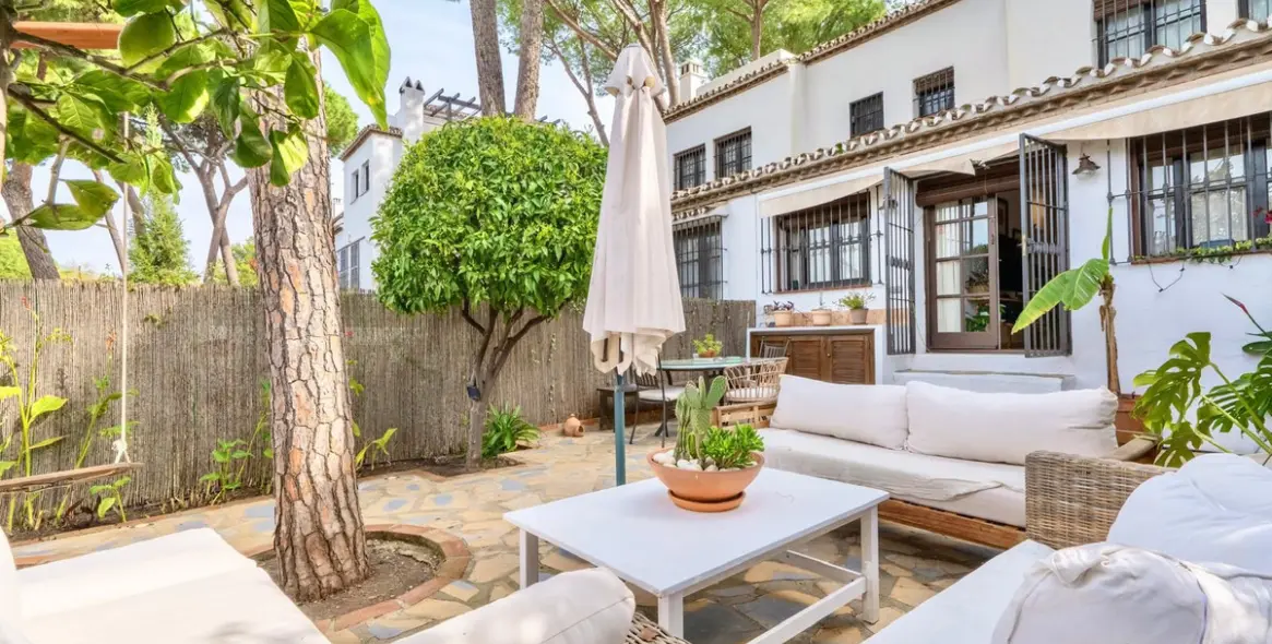 Long-term rent of townhouse in Nueva Andalucía 3