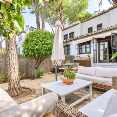 Long-term rent of townhouse in Nueva Andalucía