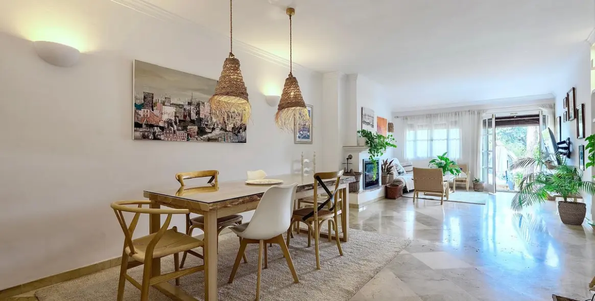 Long-term rent of townhouse in Nueva Andalucía 6