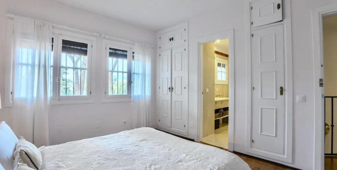 Long-term rent of townhouse in Nueva Andalucía 26