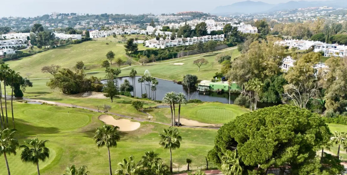 Long-term rent of townhouse in Nueva Andalucía 28