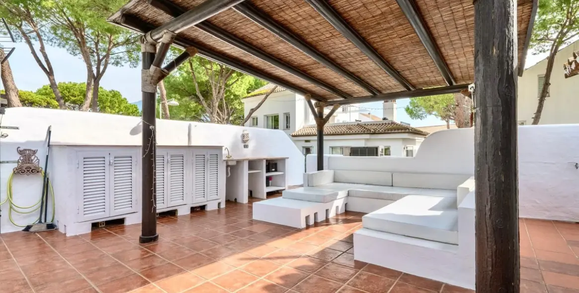 Long-term rent of townhouse in Nueva Andalucía 34