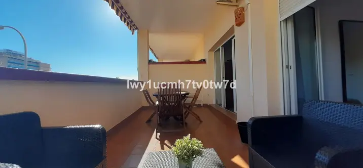 Sale of middle floor apartment in Torrequebrada 4