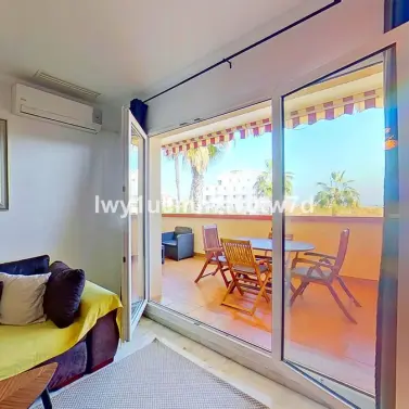 Sale of middle floor apartment in Torrequebrada