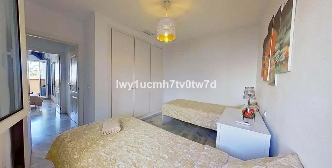 Продажа апартаментов на среднем этаже в Torrequebrada 28