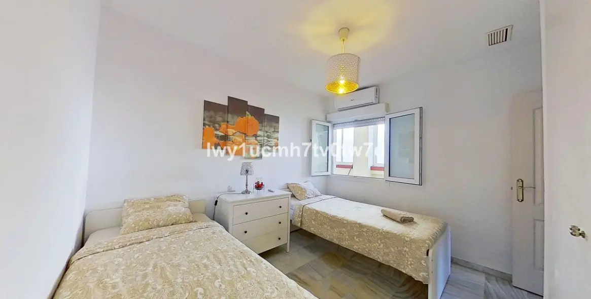 Продажа апартаментов на среднем этаже в Torrequebrada 29