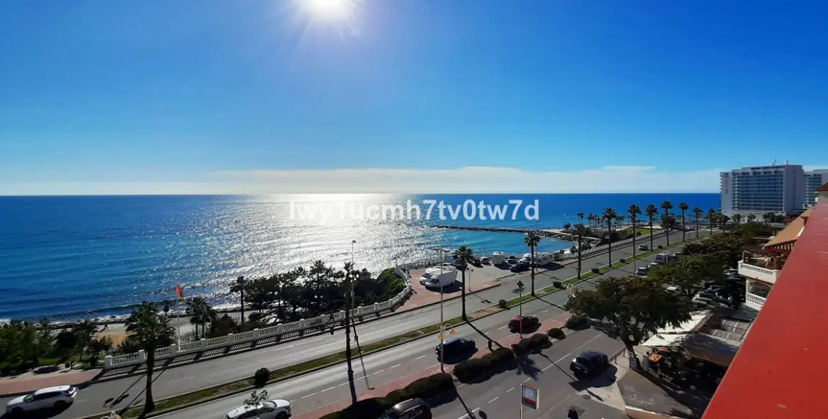 Продажа апартаментов на среднем этаже в Torrequebrada 48