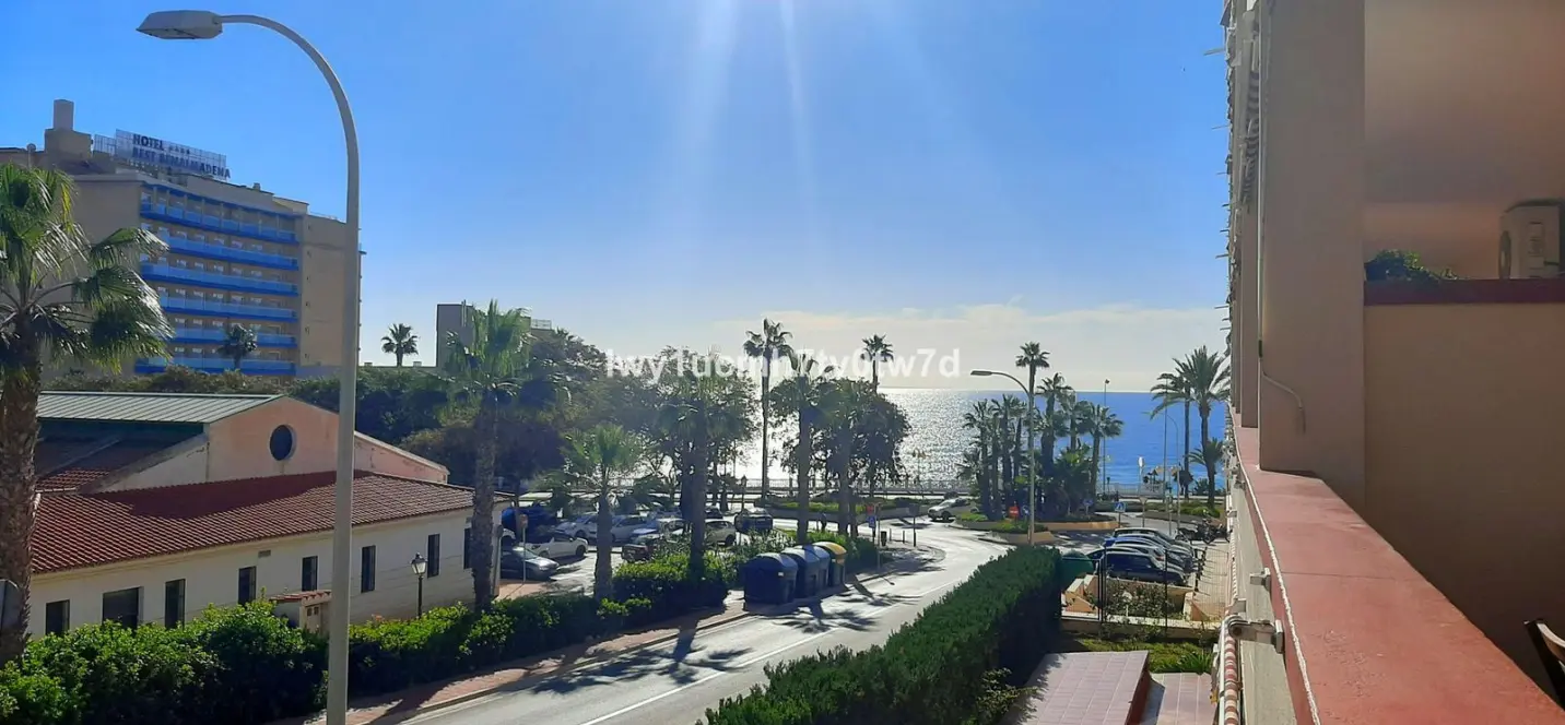 Venta de apartamento en planta media en Torrequebrada 0