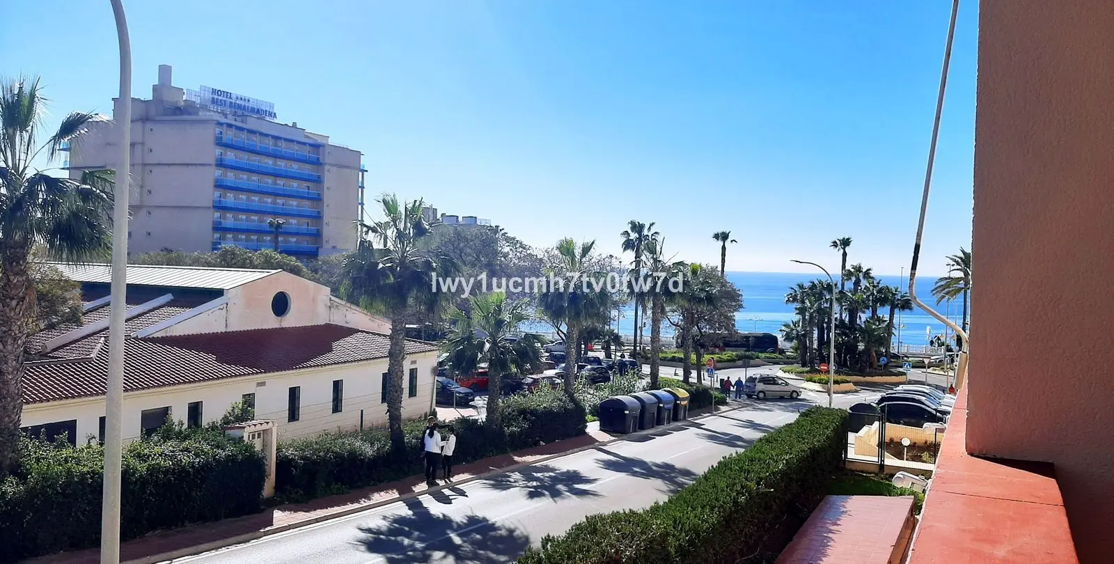Sale of middle floor apartment in Torrequebrada 3