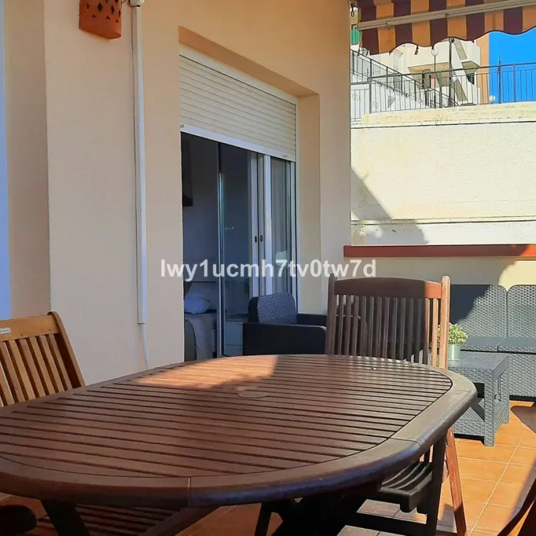 Venta de apartamento en planta media en Torrequebrada