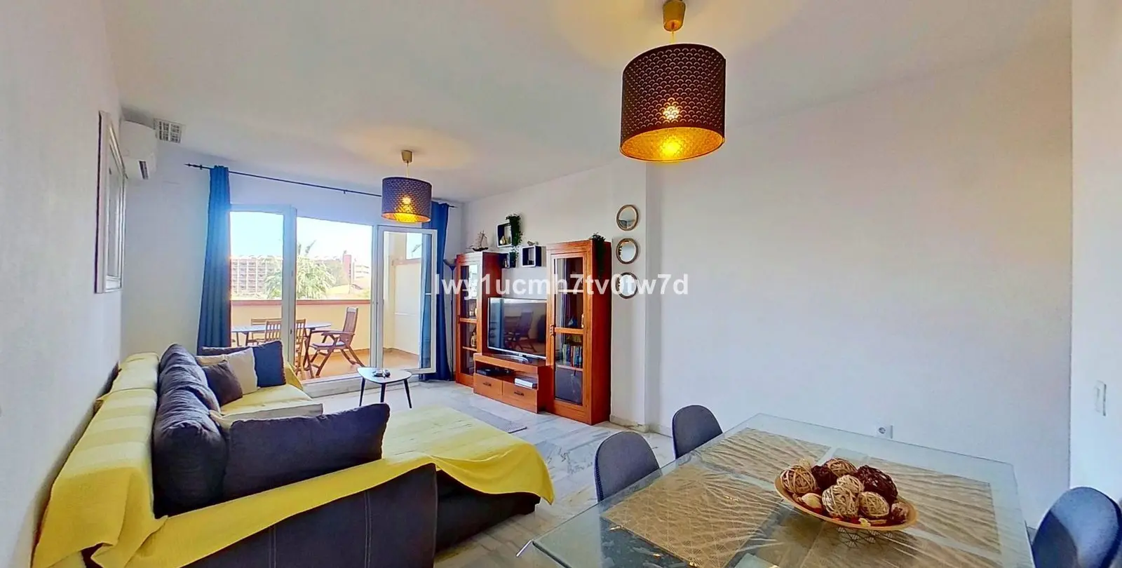 Sale of middle floor apartment in Torrequebrada 13