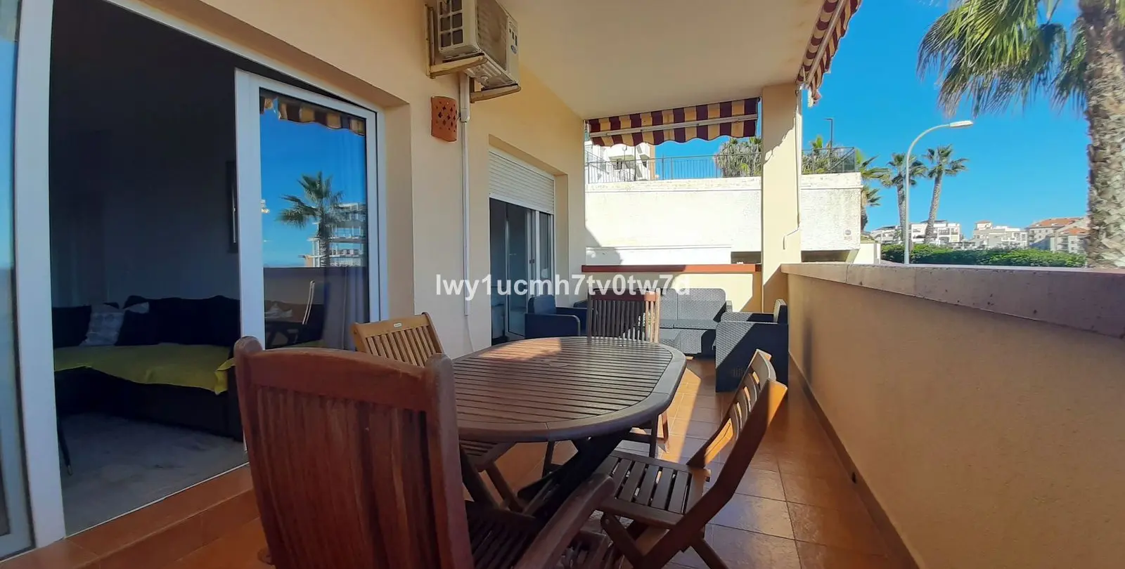 Sale of middle floor apartment in Torrequebrada 23