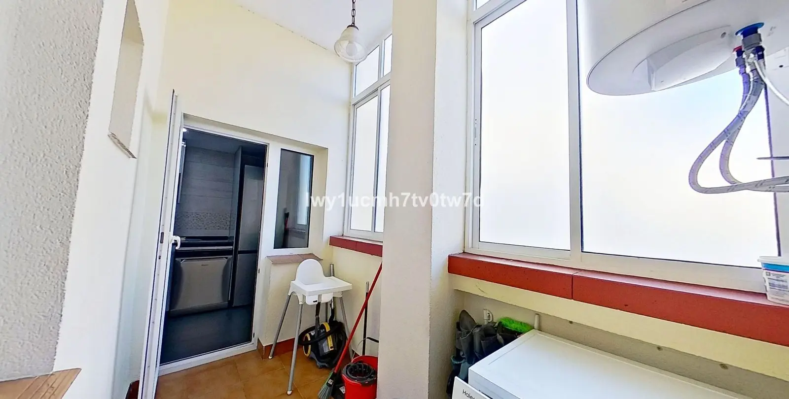 Sale of middle floor apartment in Torrequebrada 27