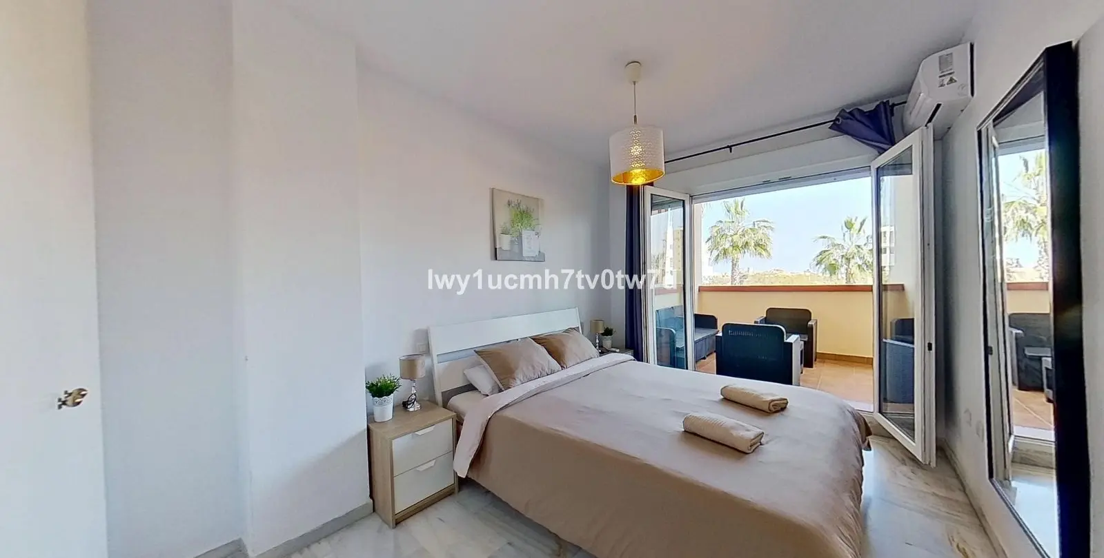 Sale of middle floor apartment in Torrequebrada 56