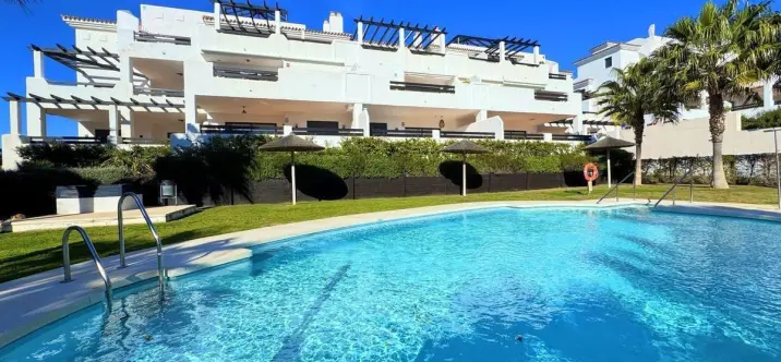 Sale of middle floor apartment in Casares Playa 0