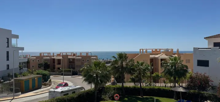 Sale of middle floor apartment in Casares Playa 2