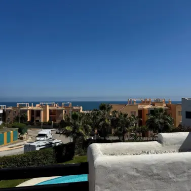 Sale of middle floor apartment in Casares Playa