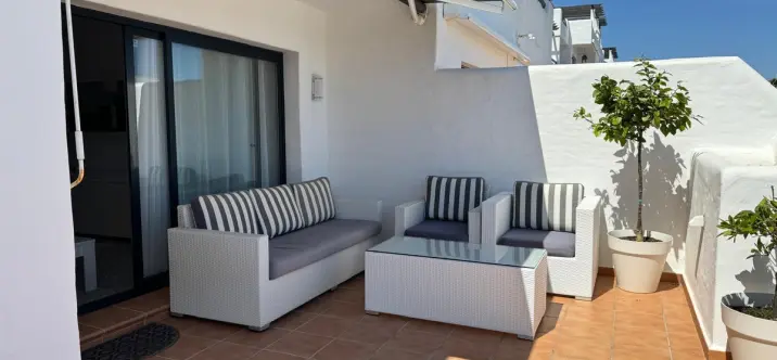 Sale of middle floor apartment in Casares Playa 4
