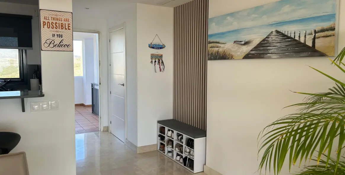 Sale of middle floor apartment in Casares Playa 21