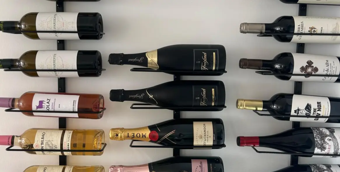 Sale of middle floor apartment in Casares Playa 25