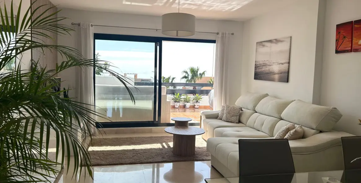 Sale of middle floor apartment in Casares Playa 26