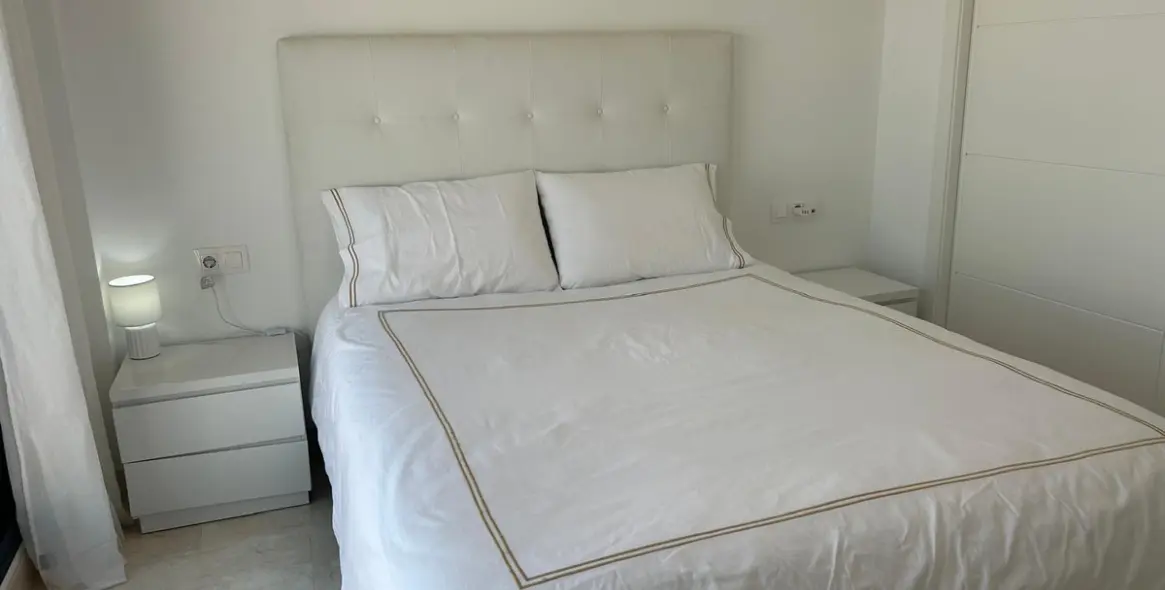 Sale of middle floor apartment in Casares Playa 31