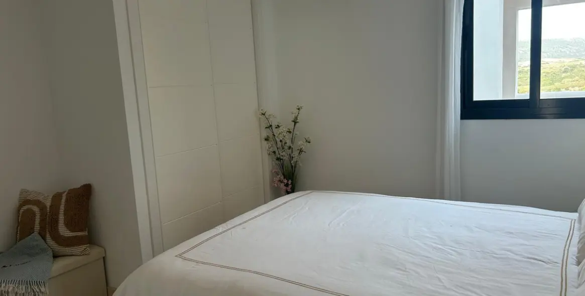 Sale of middle floor apartment in Casares Playa 38