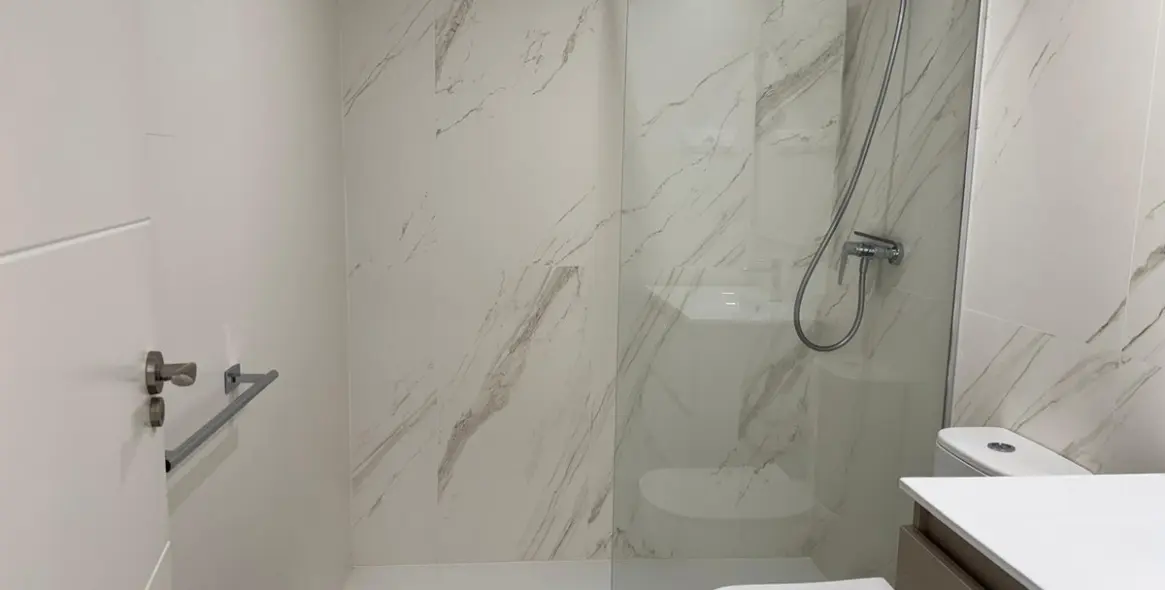 Sale of middle floor apartment in Casares Playa 42