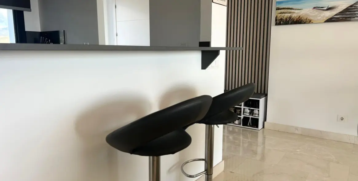 Sale of middle floor apartment in Doña Julia 19
