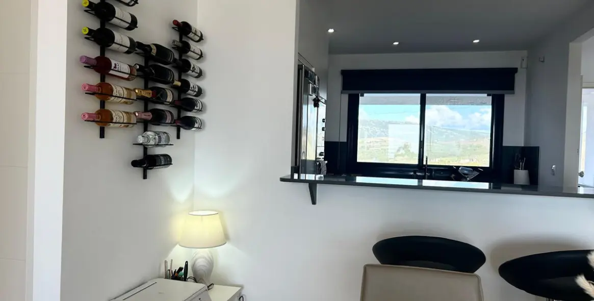 Sale of middle floor apartment in Doña Julia 23