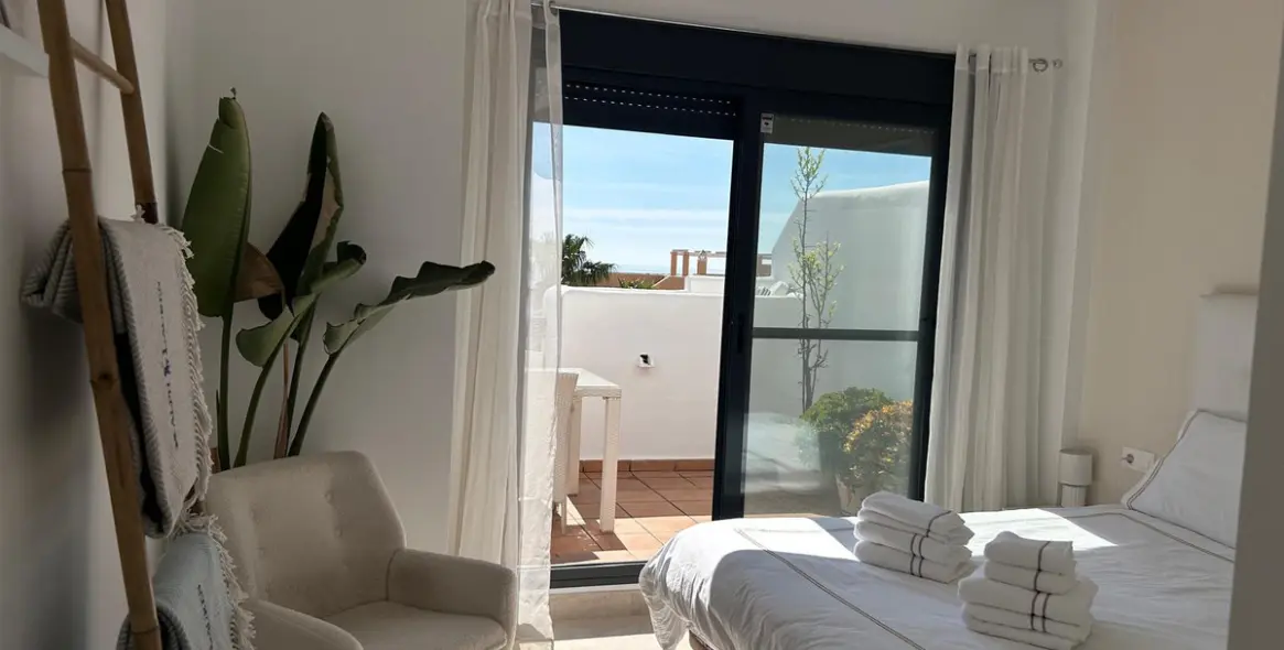 Sale of middle floor apartment in Doña Julia 31