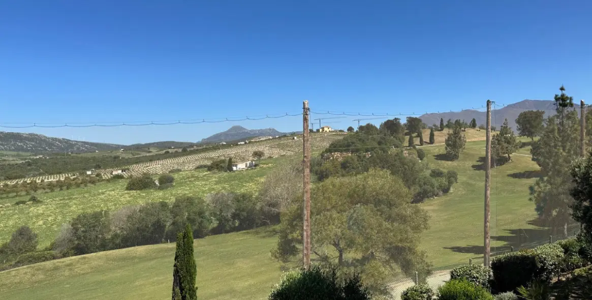 Sale of middle floor apartment in Doña Julia 56