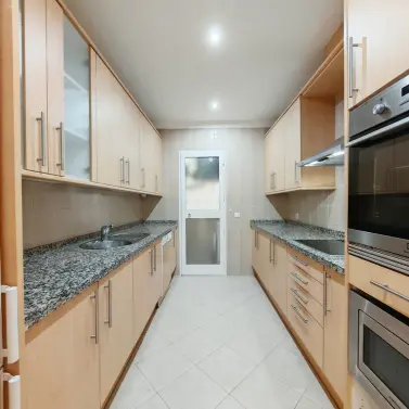 Sale of middle floor apartment in Elviria