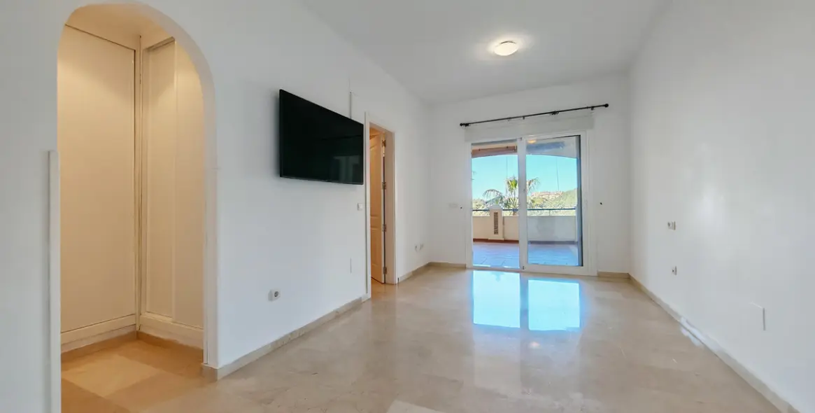 Продажа апартаментов на среднем этаже в Elviria 7