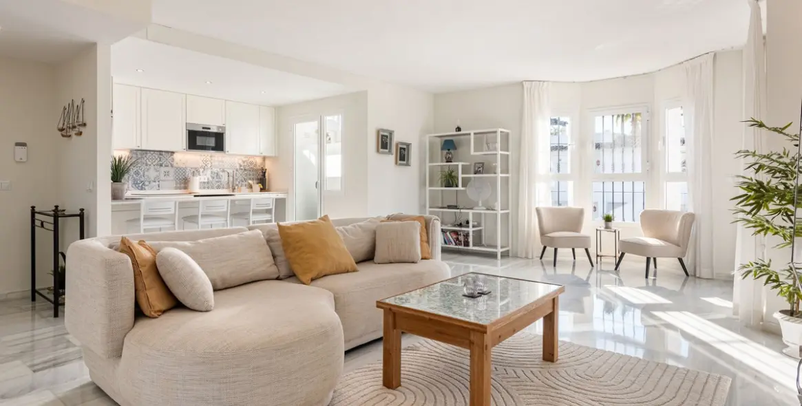 Продажа двухуровневого пентхауса в Nueva Andalucía 2