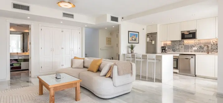 Продажа двухуровневого пентхауса в Nueva Andalucía 2