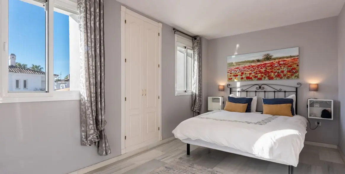 Продажа двухуровневого пентхауса в Nueva Andalucía 14