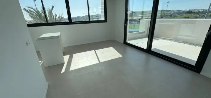 Sale of penthouse in Estepona 1